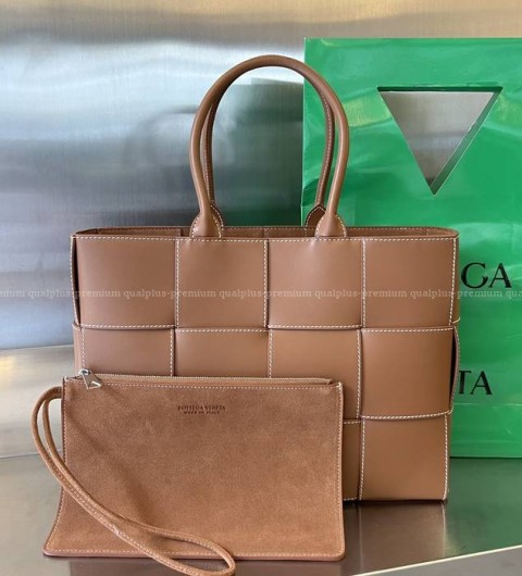 보테가베네타 756682 아르코 토트백 미듐