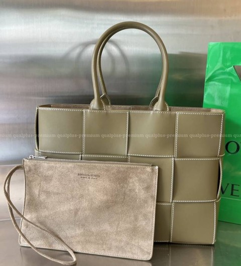 보테가베네타 756682 아르코 토트백 미듐