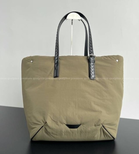 보테가베네타 776201 크로스로드 버클 토트백 남성용