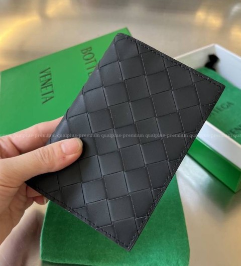 보테가베네타 607482 여권 케이스 지갑 남녀공용