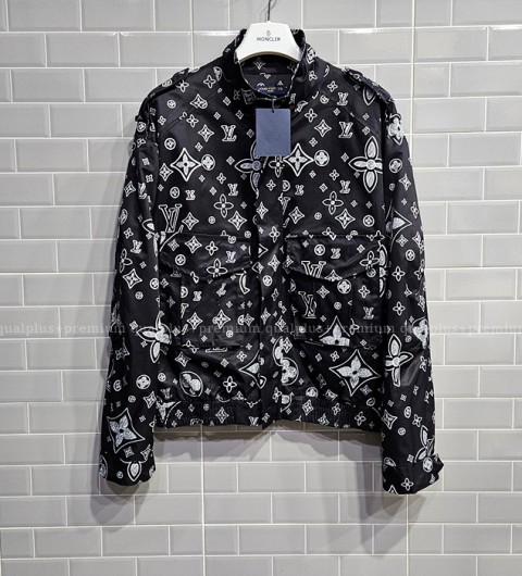 [국내배송] 루*비통 모노그램 후드 자켓