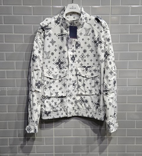 [국내배송] 루*비통 모노그램 후드 자켓