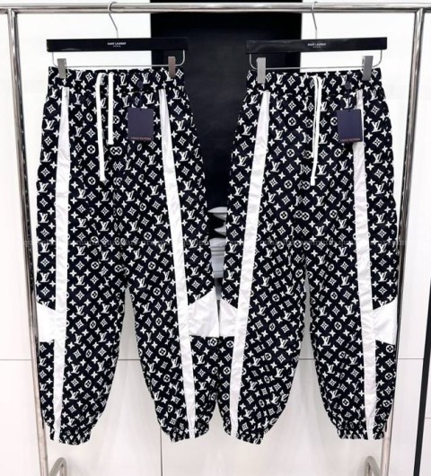 루이비통 모노그램 프린티드 테크니컬 트랙 팬츠