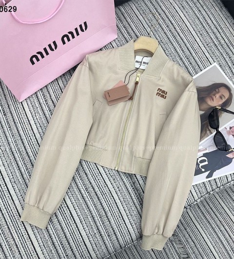 [국내배송] 미*미우 브라운 로고 자켓