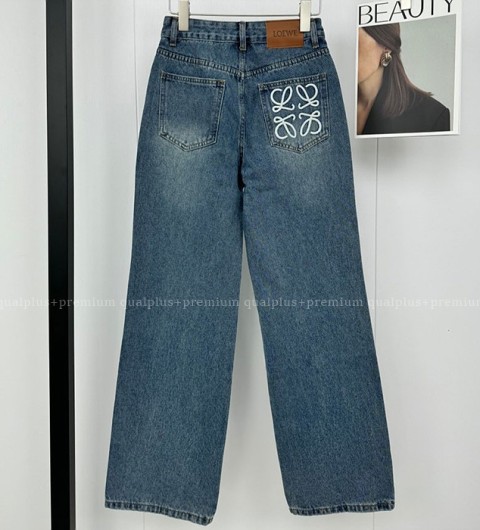 [국내배송] 로*베 화이트 로고 데님 청바지