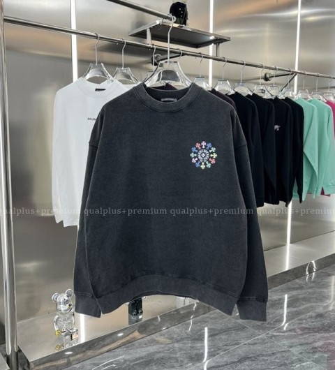 [국내배송] 크*하츠 멀티로고 맨투맨 워싱 티셔츠