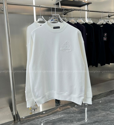 [국내배송] 크*하츠 십자패치 맨투맨