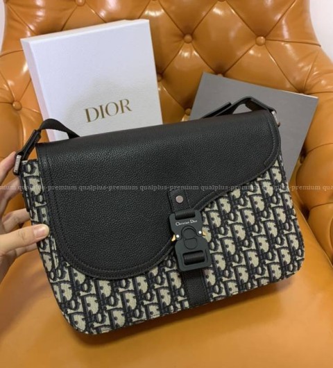 디올 새들 플랩 스트랩 크로스백 남성용