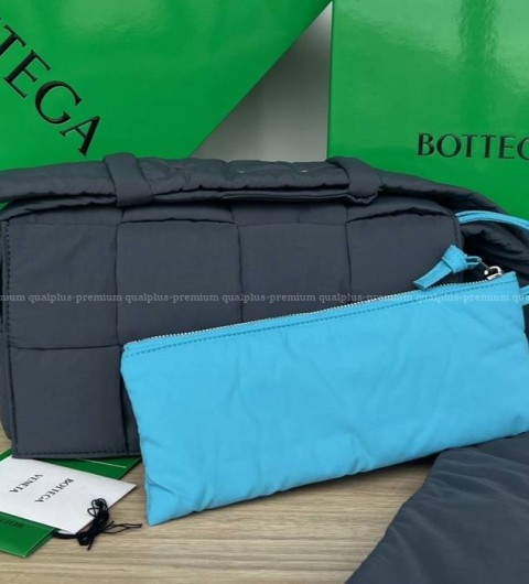 보테가베네테타 628951 패디드 테크 카세트백