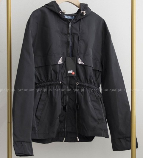 [국내배송] 프*다 더블로고 허리 스트링 자켓