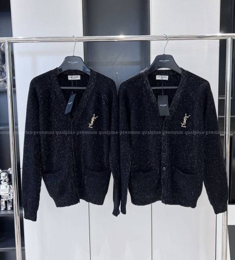 입생로랑 로고 브로치 가디건