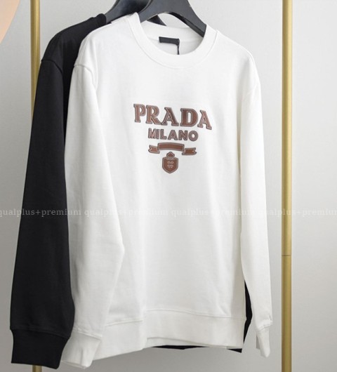 [국내배송] 프*다 밀라노 레더 로고 맨투맨 (2color)