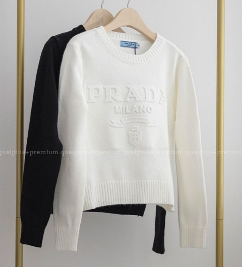 [국내배송] 프*다 밀라노 로고 스웨터 (2color)