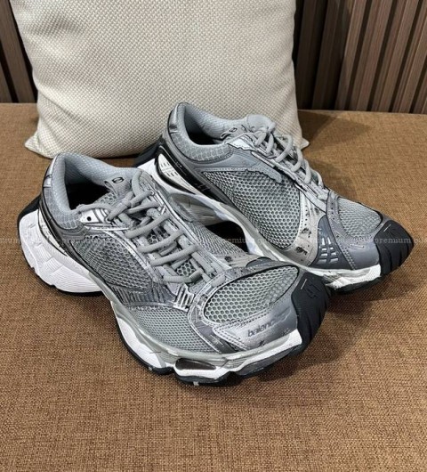 발렌시아가 스테이플러 스니커즈 남녀공용