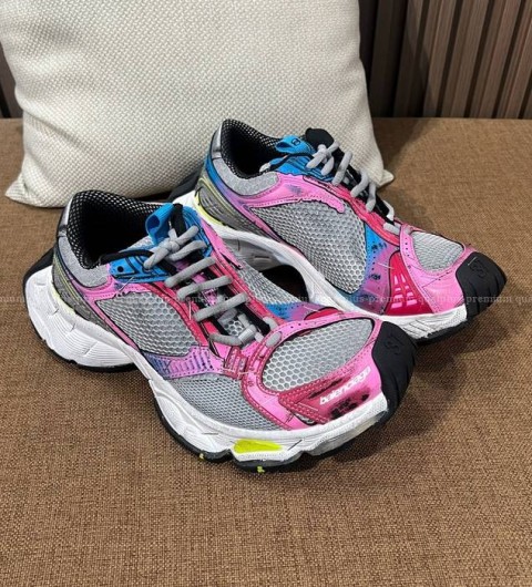 발렌시아가 스테이플러 스니커즈 남녀공용