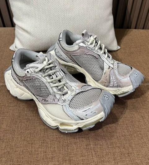 발렌시아가 스테이플러 스니커즈 남녀공용