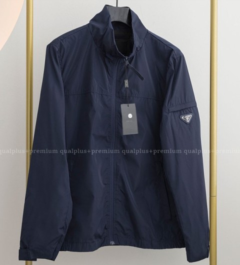 [국내배송] 프*다 나일론 팔포켓 삼각로고 풀집업 자켓