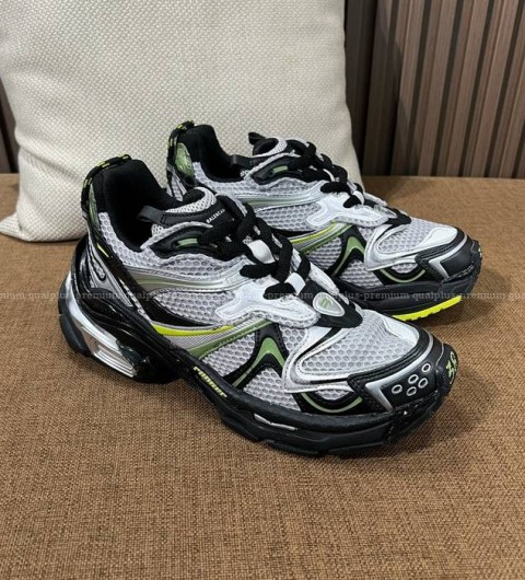 발렌시아가 러너 2.0 스니커즈 남녀공용