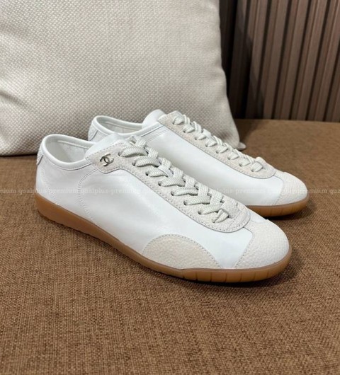 샤넬 24 카프스킨 스니커즈 여성용