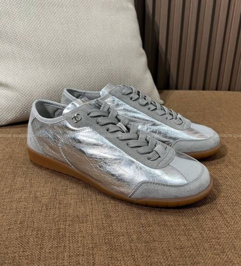 샤넬 24 카프스킨 스니커즈 여성용