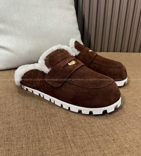 미우미우 스웨이드 뮬 슬리퍼 여성용