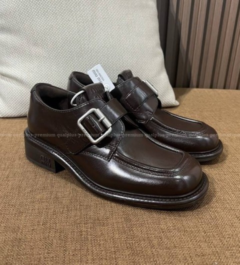 미우미우 가죽 브로그 슈즈 로퍼 여성용