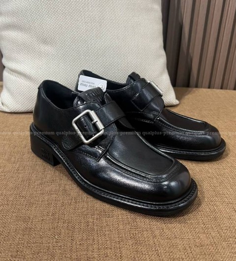 미우미우 가죽 브로그 슈즈 로퍼 여성용