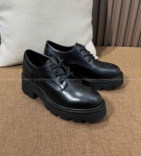 셀린느 트리오페 레인저 더비 슈즈 로퍼 여성용