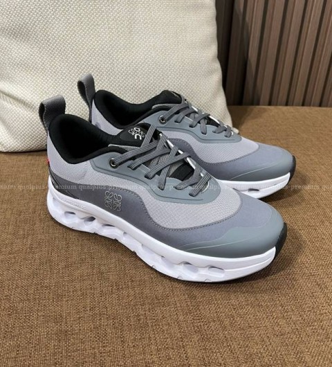 로에베x온 러닝 콜라보 클라우드 틸트 스니커즈 남녀공용