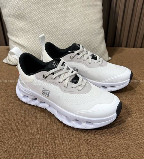 로에베x온 러닝 콜라보 클라우드 틸트 스니커즈 남녀공용