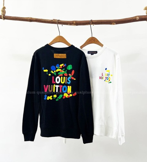 [국내배송] 루*비통 멀티 컬러 레터링 맨투맨 (2color)