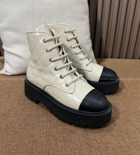 샤넬 24C 퀄팅 레이스업 부츠 여성용