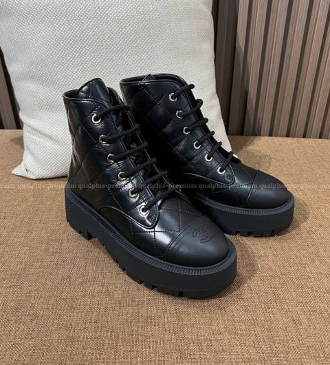 샤넬 24C 퀄팅 레이스업 부츠 여성용