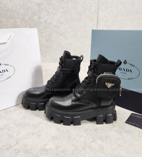 [국내배송] 프*다 모노리스 파우치 부츠