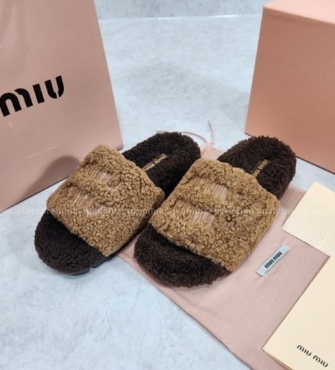[국내배송] 미*미우 뮬 양모 방한 슬리퍼