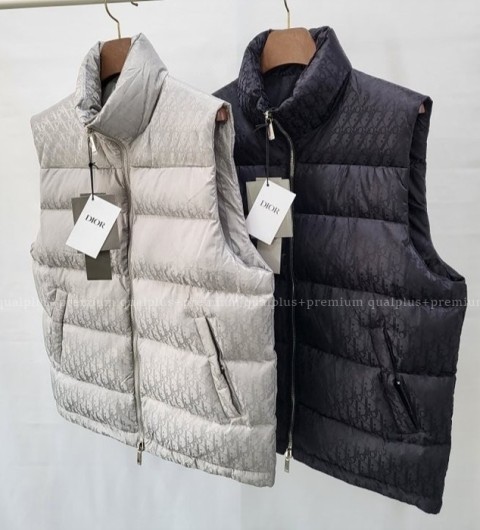 [국내배송] 디* 오블리크 패딩조끼 (2color)