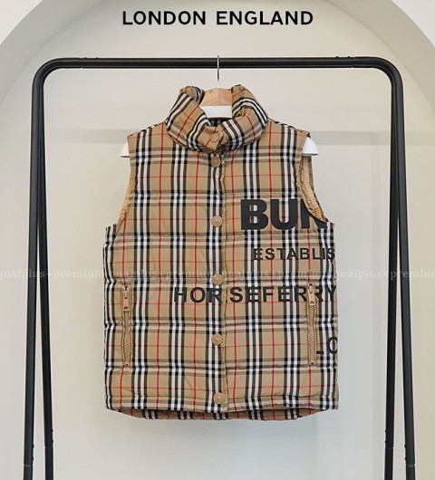 [국내배송] 버*리 호스페리 레터링 프린트 패딩조끼