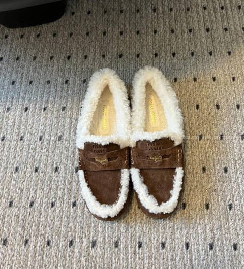 미우미우 램스울 스웨이드 로퍼 여성용