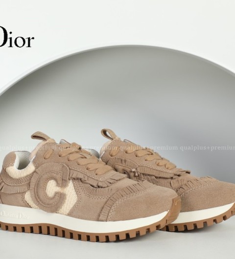 [국내배송] 디* 쎄디올 에크루 스웨이드 운동화