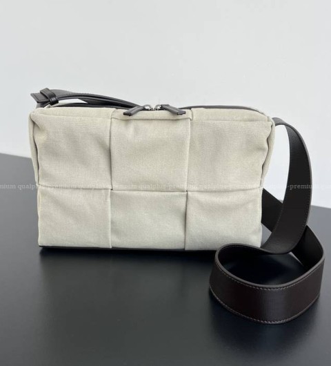 보테가베네타 아르코 카메라백 미듐 남녀공용