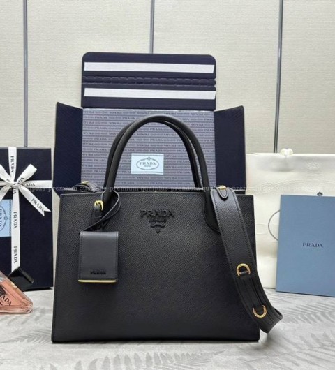 프라다 1BA155 모노크롬 토트백 미듐